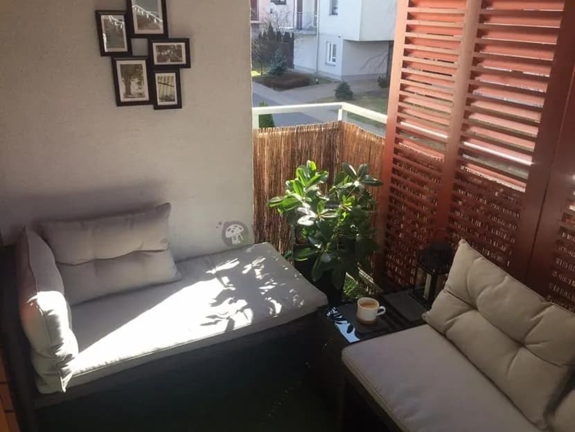 Jak osłonić balkon w bloku, aby zyskać prywatność i komfort Jak osłonić balkon w bloku, aby zyskać prywatność i komfort