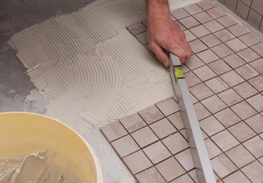 5 kg fugi na ile m2? Sprawdź, ile naprawdę pokryjesz powierzchni